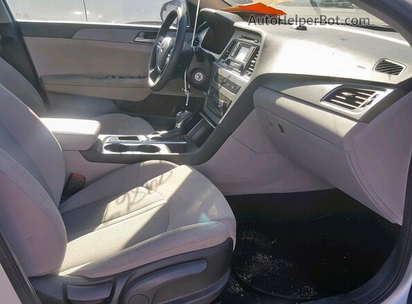 5NPE24AF1HH470675 2017 HYUNDAI SONATA Silver Vista frontal