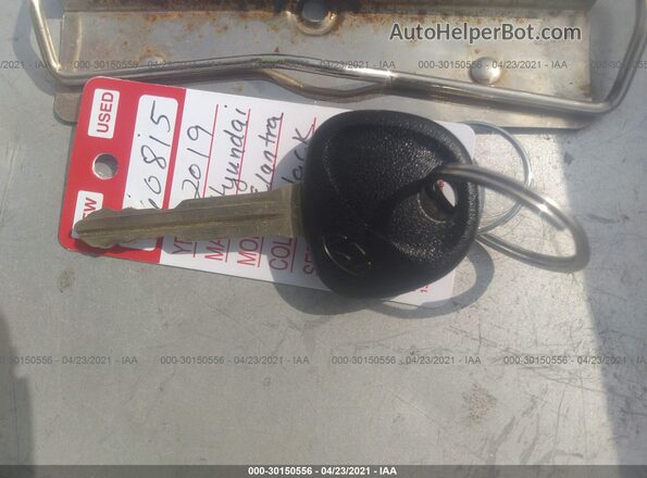5NPD84LF8KH485236 2019 HYUNDAI ELANTRA Black Առջևի վահանակի տեսք