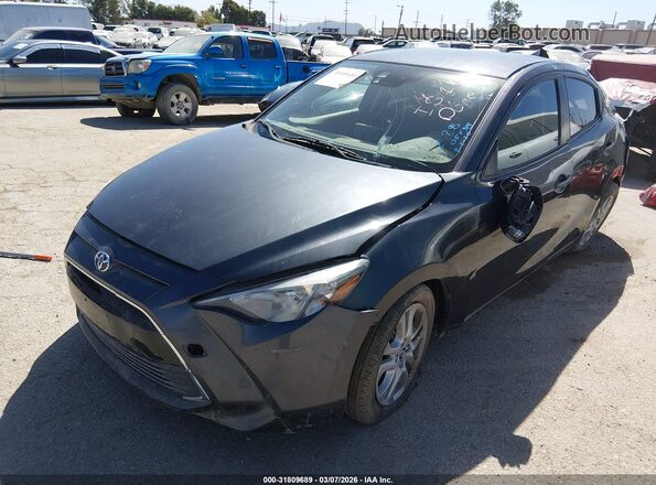 3MYDLBYV6HY195030 2017 TOYOTA YARIS IA Gray Vista tres cuartos delantera izquierda