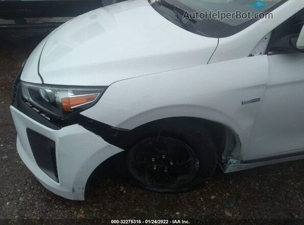KMHC75LCXHU031543 2017 HYUNDAI IONIQ HYBRID White Вид спереду