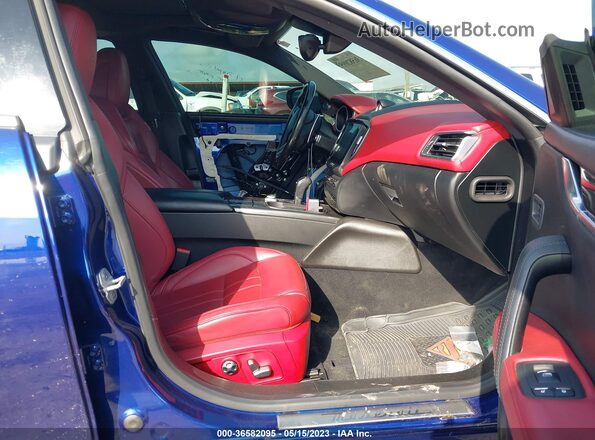 ZAM57YTS8J1290914 2018 MASERATI GHIBLI Blue Front interior view
