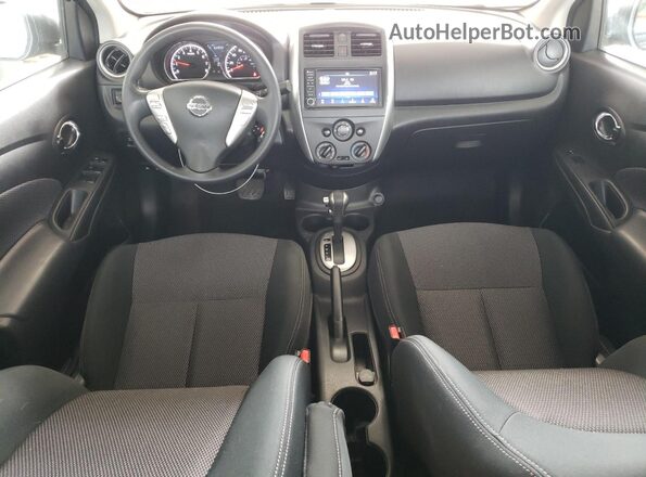 3N1CN7AP9KL800436 2019 NISSAN VERSA Gray Widok deski rozdzielczej