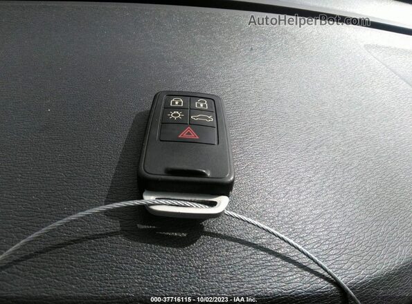 YV126MFL2J2453326 2018 VOLVO S60 Silver Widok deski rozdzielczej