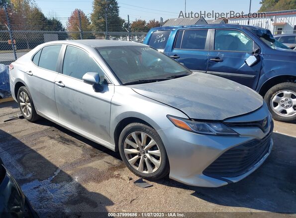 4T1B11HK5KU786399 2019 TOYOTA LE Silver უკანა სალონის ხედი