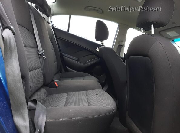 3KPFK4A71JE213653 2018 KIA FORTE Blue Vista de los asientos traseros