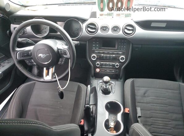 1FA6P8CF3H5240541 2017 FORD MUSTANG Синий Вид панели приборов