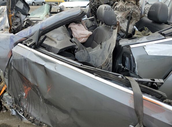3VW5DAATXJM515575 2018 VOLKSWAGEN BEETLE Gray Widok wnętrza z przodu