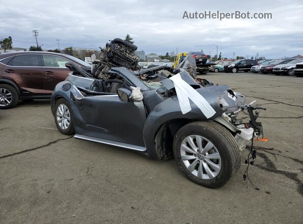 3VW5DAATXJM515575 2018 VOLKSWAGEN BEETLE Gray Przód prawy