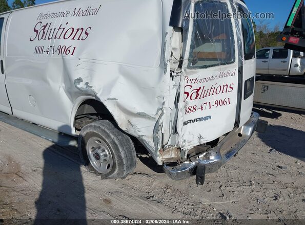 1GTW7AFF3H1908472 2017 GMC SAVANA White Front view