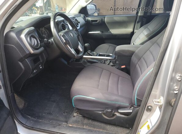 3TMCZ5AN5HM076042 2017 TOYOTA LE Silver Front interior view