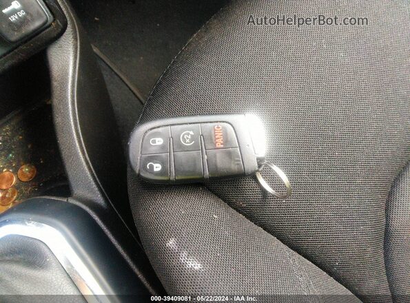 ZACNJCBB8MPM24736 2021 JEEP RENEGADE Gray Vista del salpicadero