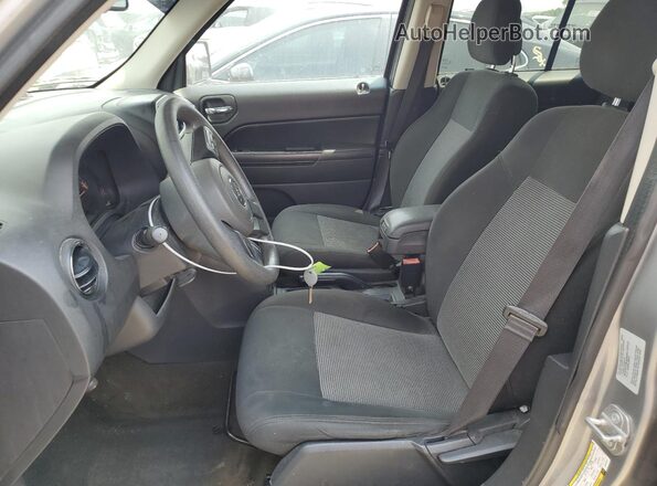 1C4NJPBAXHD116117 2017 JEEP PATRIOT Серебряный 