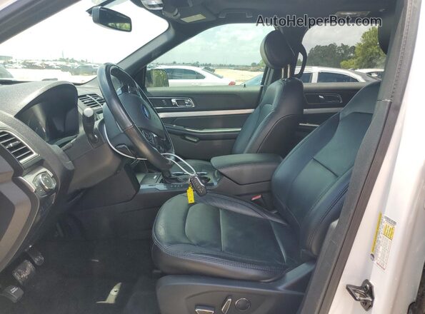 1FM5K7D80HGD39350 2017 FORD FORD EXPLORER White Front interior view