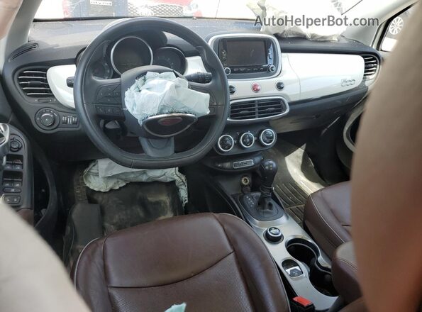 ZFBCFYDB5HP570006 2017 FIAT 500X White Vista del salpicadero