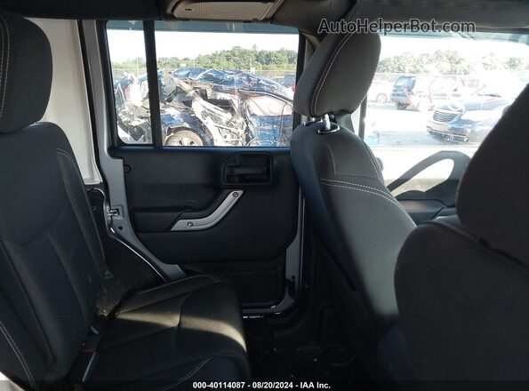 1C4HJWEG7JL893986 2018 JEEP WRANGLER Silver Vista de la etiqueta del VIN