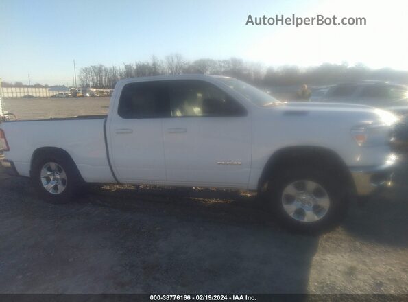 1C6SRFBT2MN734633 2021 RAM 1500 Белый Вид задней части салона
