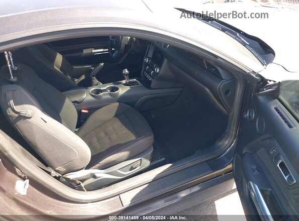 1FA6P8TH4N5146519 2022 FORD MUSTANG Черный Вид салона спереди