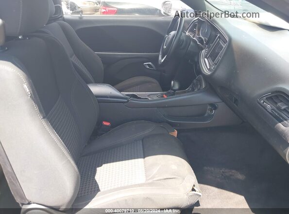2C3CDZAG7JH294600 2018 DODGE CHALLENGER Silver Вид салону спереду