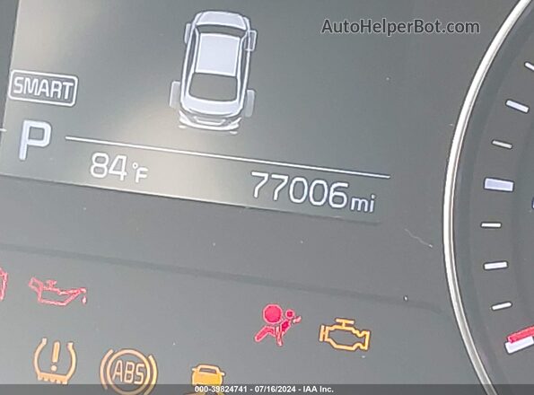 3KPF24AD6LE245717 2020 KIA FORTE White Rear seats view