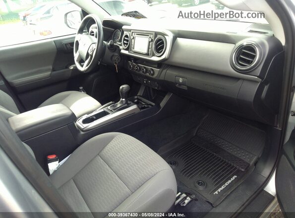 3TMCZ5AN2JM126238 2018 TOYOTA TACOMA Silver Սալոնի դիմացի տեսք