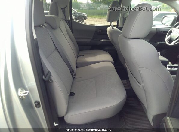 3TMCZ5AN2JM126238 2018 TOYOTA TACOMA Silver VIN կոդի պիտակի տեսք