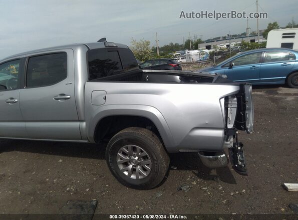 3TMCZ5AN2JM126238 2018 TOYOTA TACOMA Silver Սարքավորումների վահանակի տեսք