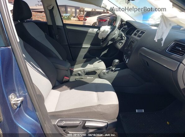 3VW2B7AJ3JM251660 2018 VOLKSWAGEN JETTA Blue Սալոնի դիմացի տեսք