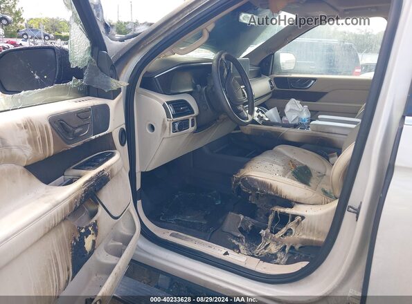 5LMJJ3HT7KEL12946 2019 LINCOLN NAVIGATOR L Gray Вид салону спереду