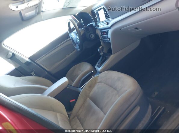 5NPD84LF6HH048568 2017 HYUNDAI ELANTRA Red Vista interior delantera