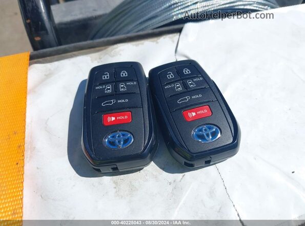 5TDESKFCXMS027643 2021 TOYOTA SIENNA White Вид панелі приладів
