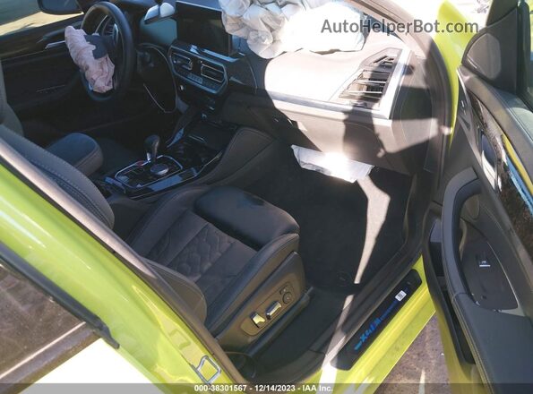 5YM23EC05P9T15821 2023 BMW X4 Green Vista interior delantera