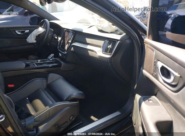 7JRH60FH9RG308062 2024 VOLVO S60 RECHARGE PLUG-IN HYBRID Черный Вид салона спереди