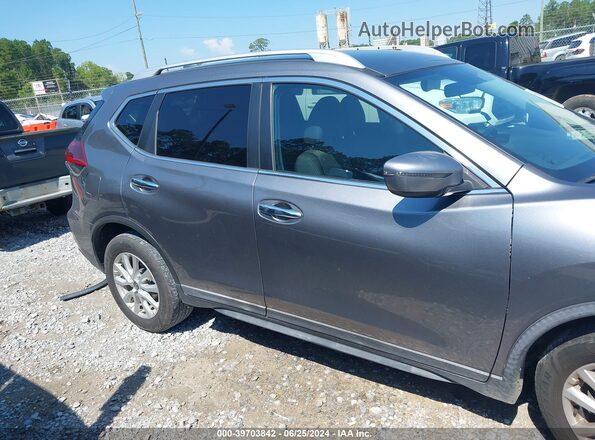 KNMAT2MT8JP573152 2018 NISSAN ROGUE Gray Вид задньої частини салону
