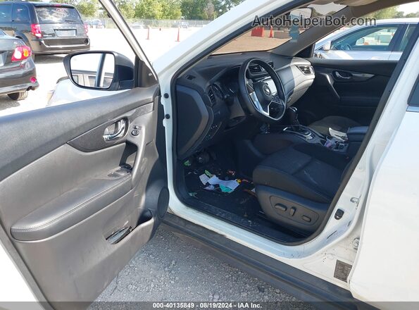 KNMAT2MT9LP504067 2020 NISSAN ROGUE White Front interior view