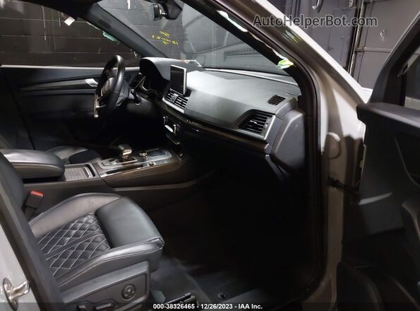 WA1B4AFY1L2120523 2020 AUDI SQ5 Gray Widok wnętrza z przodu
