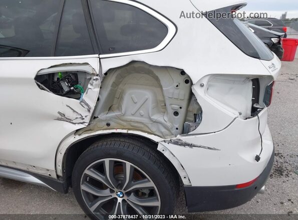 WBXHT3C57K5L37213 2019 BMW X1 White Front view