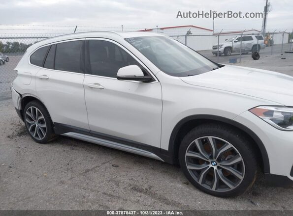 WBXHT3C57K5L37213 2019 BMW X1 White Rear interior view