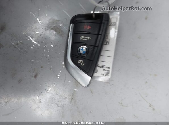 WBXHT3C57K5L37213 2019 BMW X1 White Dashboard view