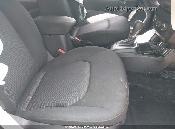 ZACNJAAB5KPK61367 2019 JEEP RENEGADE Серый Вид салона спереди