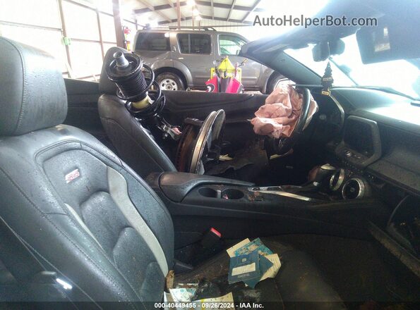 1G1FH3D78K0133192 2019 CHEVROLET CAMARO White Вид салону спереду