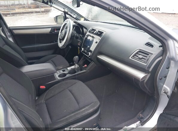 4S4BSACC4J3397366 2018 SUBARU OUTBACK Silver Front interior view