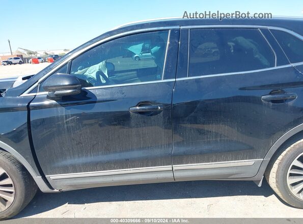 5LMCJ3C95HUL24239 2017 LINCOLN MKC Black Widok wnętrza z tyłu