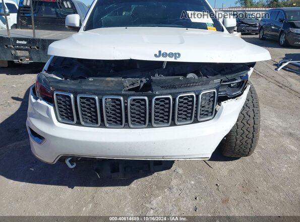 1C4RJFBG9JC224725 2018 JEEP GRAND CHEROKEE White Widok zestawu wskaźników