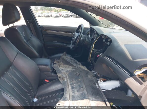 2C3CCABG0MH545996 2021 CHRYSLER 300 Белый Вид салона спереди