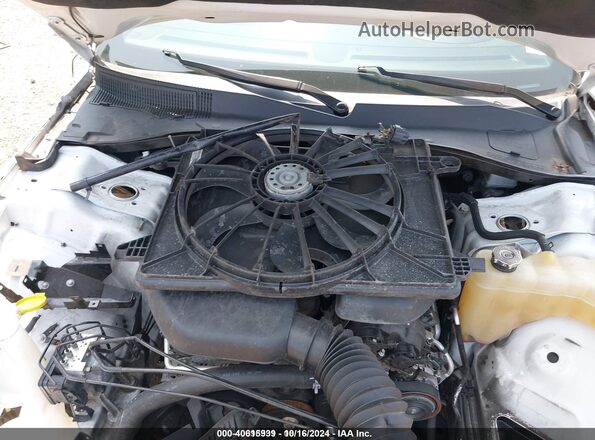 2C3CCABG0MH545996 2021 CHRYSLER 300 Белый Вид сзади