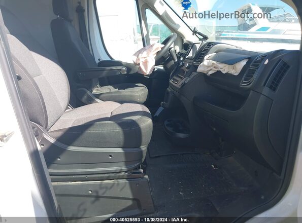 3C6LRVDG2NE107631 2022 RAM PROMASTER 2500 White Vista interior delantera