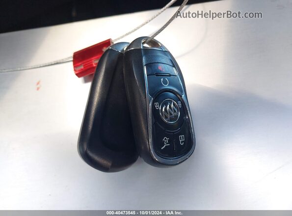 LRBFX3SX3JD116383 2018 BUICK ENVISION Красный Вид панели приборов