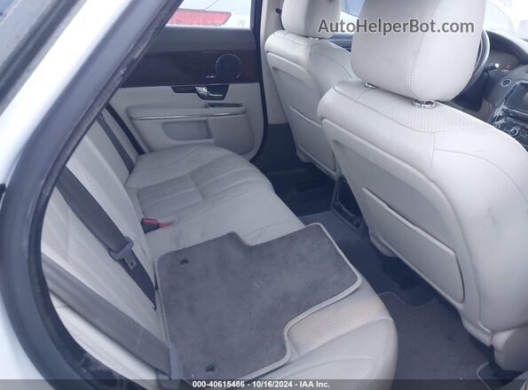 SAJWA1C77G8V97800 2016 JAGUAR XJ White Вид наклейки з VIN-кодом