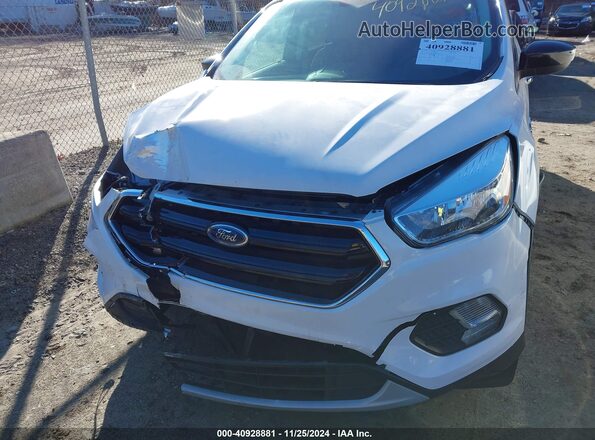 1FMCU0GD5HUC63126 2017 FORD ESCAPE White Front view