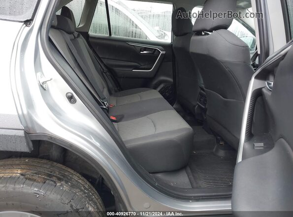 2T3P1RFV9LC131075 2020 TOYOTA LE Silver Vista de la etiqueta del VIN